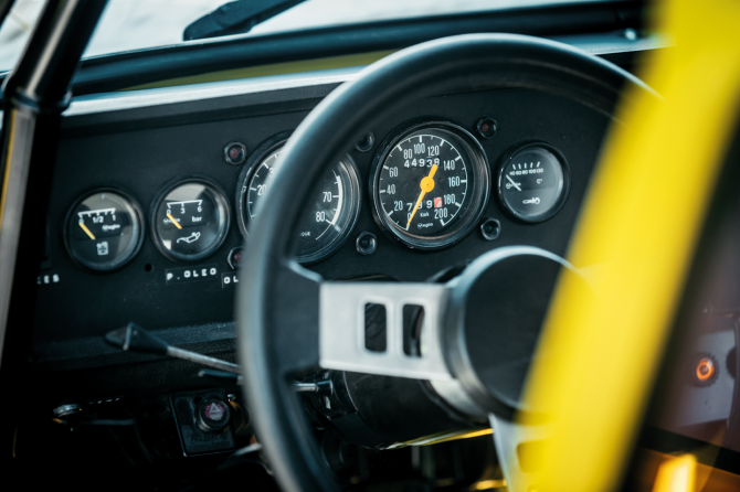 compteurs et volant de la Simca 1000 Rallye 2