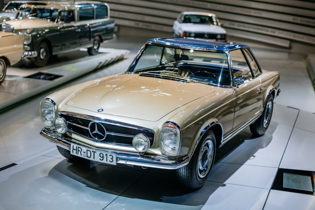 Mercedes-Benz 230 SL (W 113).