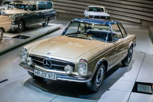 Mercedes-Benz 230 SL (W 113).