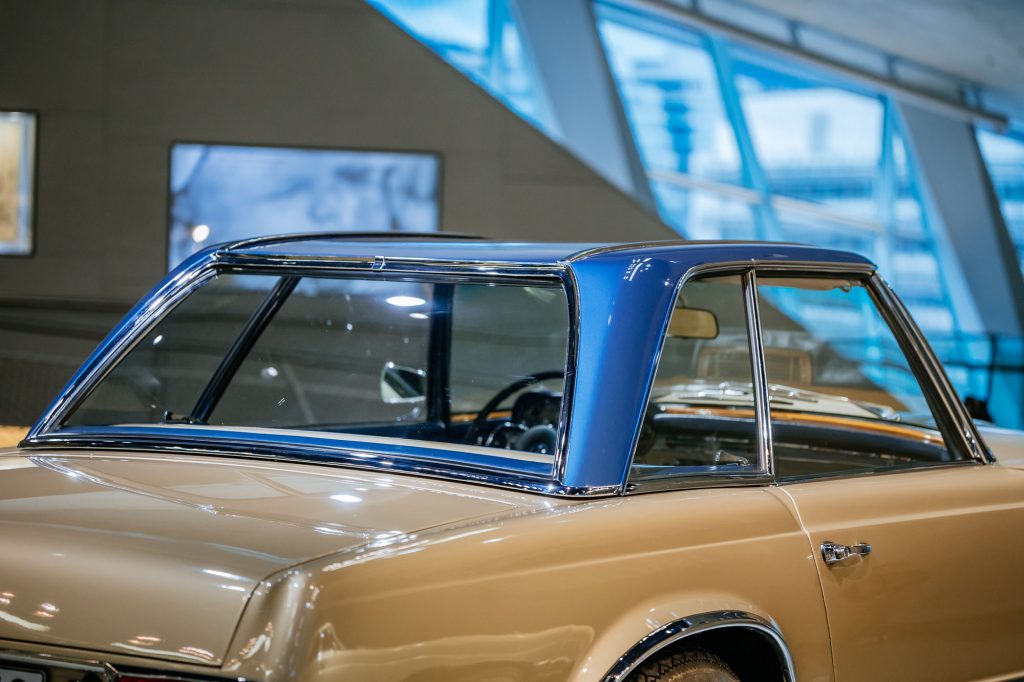 toit Mercedes-Benz 230 SL (W 113).