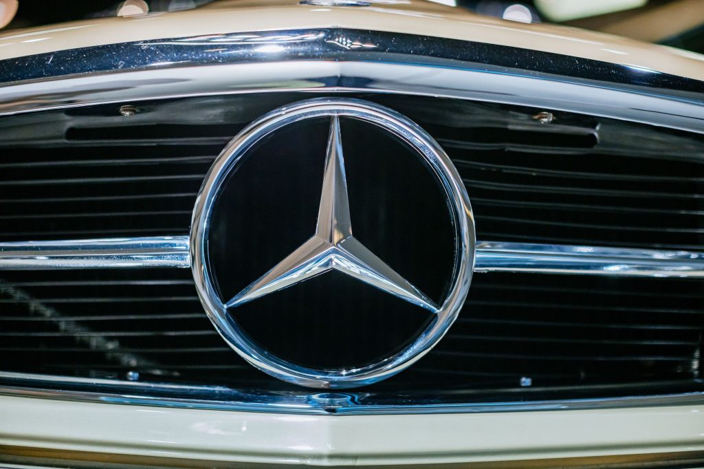 Mercedes-Benz 230 SL (W 113).