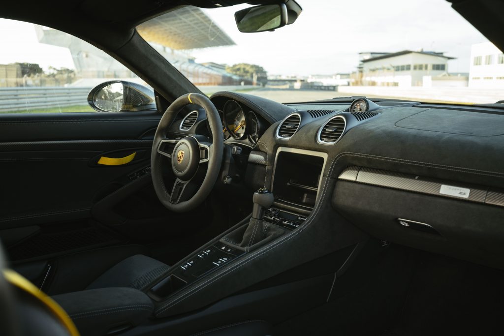 Porsche 718 Cayman GT4 RS