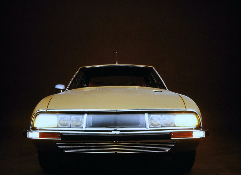 Citroen SM de face