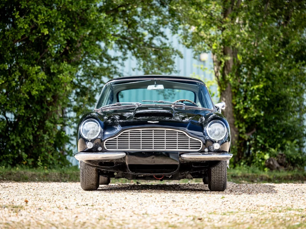 Aston Martin DB6 Vantage