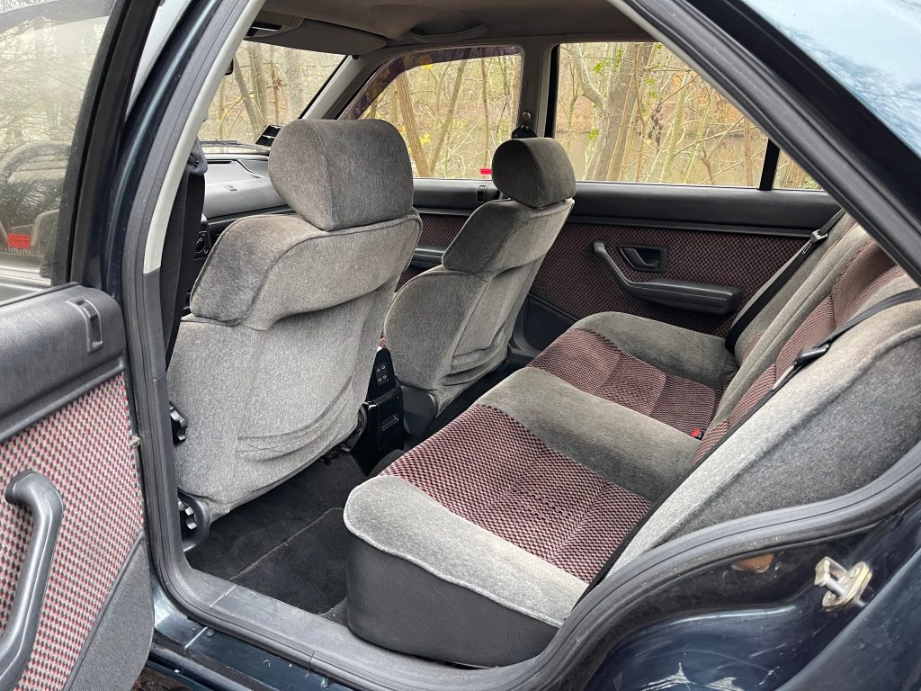 banquette arrière Peugeot 405 Mi16