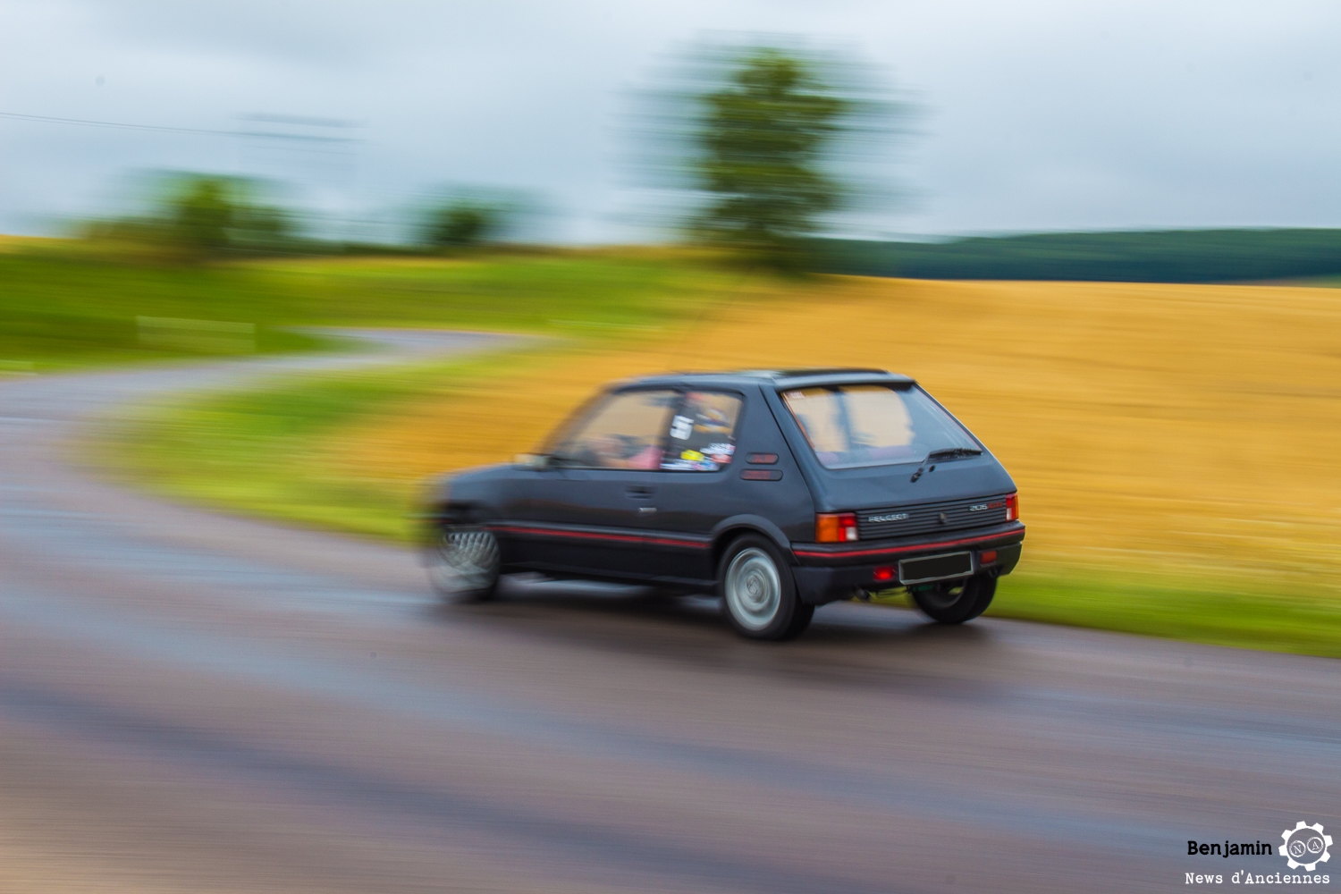 voitures de sport mythiques Peugeot 205 GTI