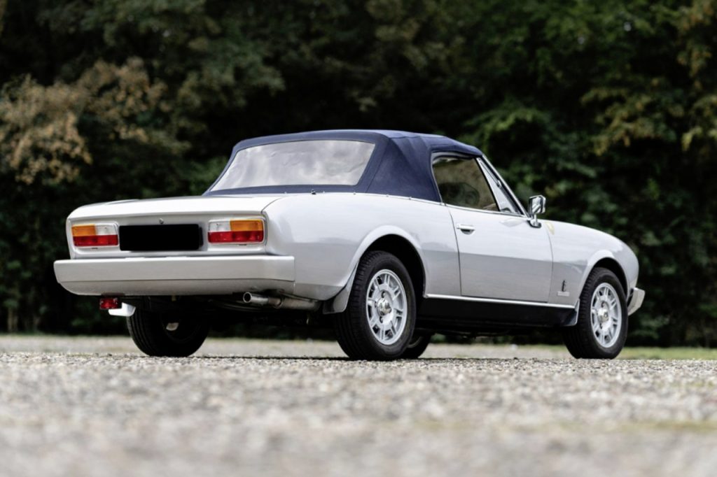 Peugeot 504