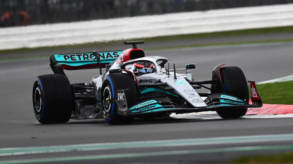 Mercedes W13 de 2022 en piste